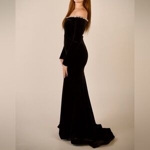 Black pearl neckline gown